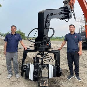 Excavator with Hydraulic Vibrating Pile Driver