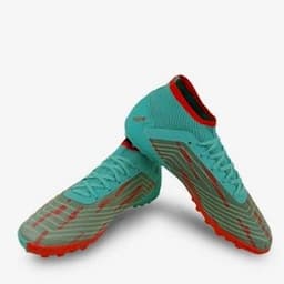 Football shoes